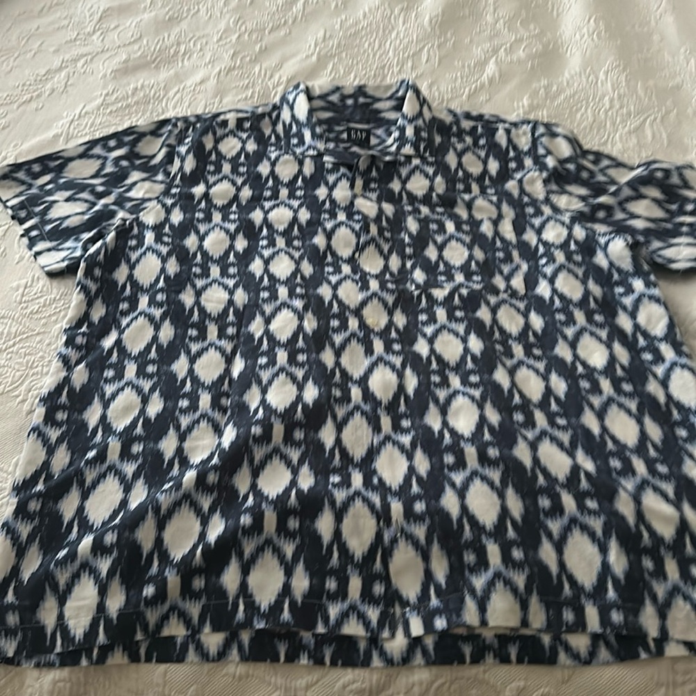 Men’s X-large Gap button down shirt